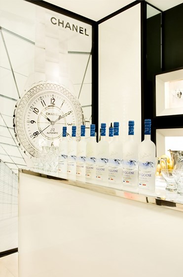 Event Rentals: Brandable Bar & Food Stations - Location Luxe Rentals